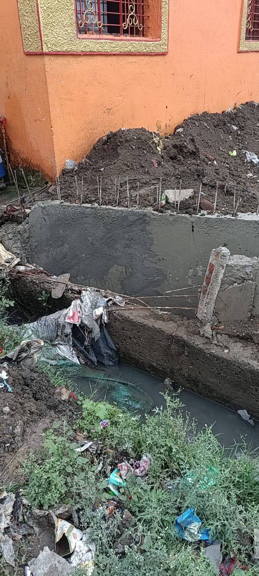 Betul News: नाले के घटिया निर्माण के खिलाफ कांग्रेस पार्षदों ने नगर परिषद के सामने दिया धरना