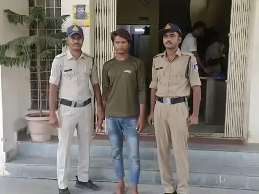 Betul Crime: चेकिंग के दौरान पुलिस ने बाइक चोर को पकड़ा, 5 बाइक बरामद