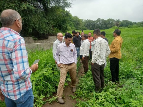 Betul News: कामथ के मोंग्या नाले में स्थित पंचायत के कुएं को बंद करवाने शिकायत पर जांच करने पहुंचे जनपद पंचायत के अधिकारी